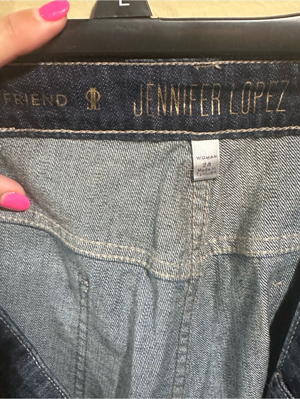 Jennifer Lopez Women’s plus size Relaxed Dark Blue Denim Jeans - Picture 3 of 3
